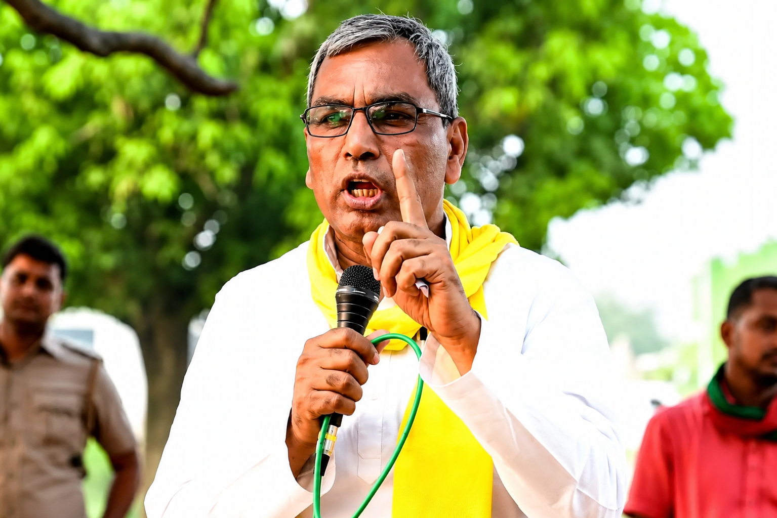 “अपनी हैदराबादी बैरिस्टरी का थोड़ा-बहुत ज्ञान अपने….” राजभर ने ओवैसी को दी नसीहत