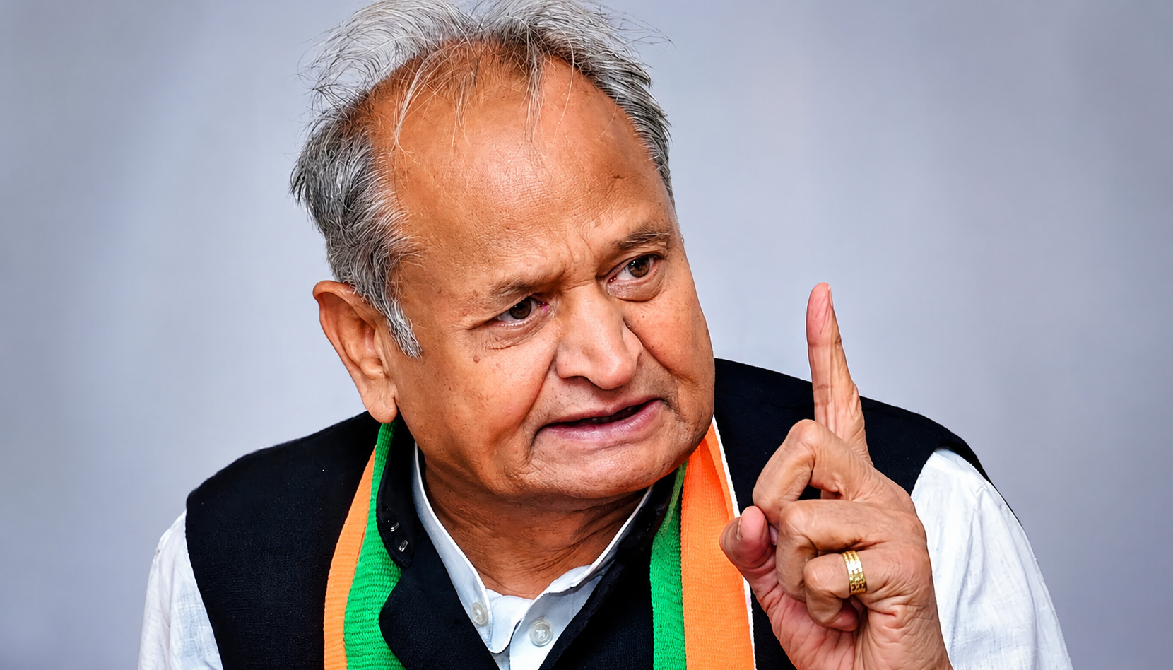 राहुल गांधी को अपनों से ज्यादा खतरा? अशोक गहलोत के बयानों ने बढ़ाई कांग्रेस की मुश्किलें