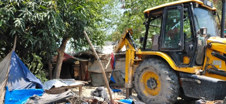 उत्तराखंड में अतिक्रमण पर बड़ा प्रहार: सरकारी जमीनों को कब्जामुक्त कराने के लिए तेज हुआ अभियान
