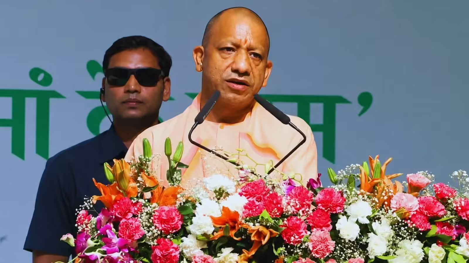यूपी चुनाव से पहले गरमाई सियासत, सीएम योगी के ‘टोटी चोरी’ वाले बयान पर छिड़ी नई बहस