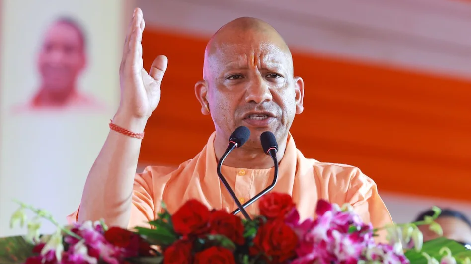 अयोध्या पहुंचे सीएम योगी, सपा-कांग्रेस पर बोला बड़ा हमला; हनुमानगढ़ी, जामा मस्जिद और राम मंदिर पर उठाए सवाल