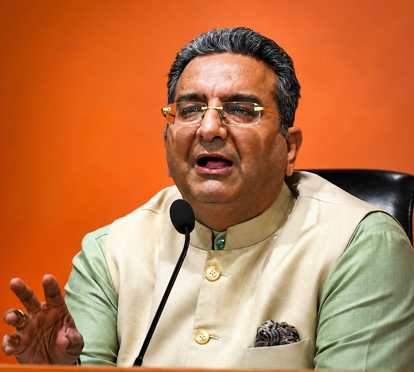 दिल्ली दंगा मामले पर BJP का कांग्रेस पर हमला, गौरव भाटिया ने सोनिया गांधी और राहुल गांधी पर लगाए गंभीर आरोप