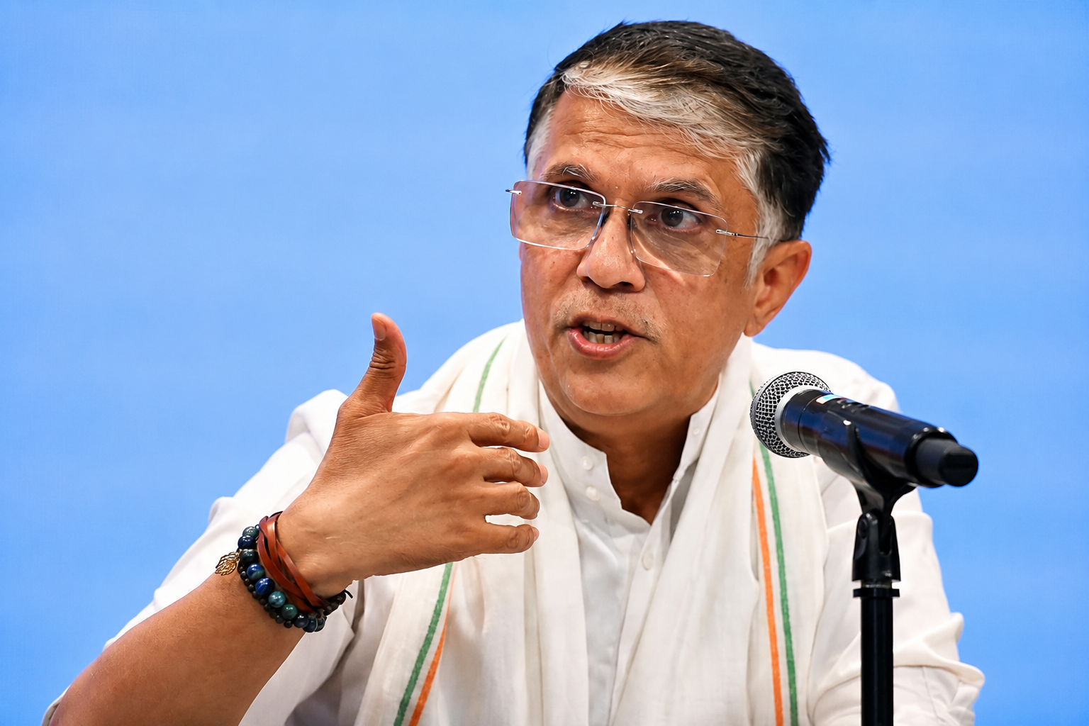 राहुल गांधी के नेता ने “हर हर महादेव” के नारे को बताया ‘वाहियात’, पवन खेड़ा के बयान पर मचा विवाद