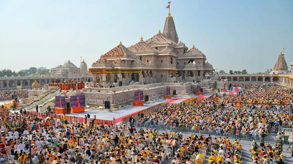 राम मंदिर में दान की गई स्वर्णमंडित रामचरितमानस और चाँदी की ईंटें गायब होने का दावा गलत? ट्रस्ट ने प्रेस कॉन्फ्रेंस कर दिखाई सभी बहुमूल्य वस्तुएं